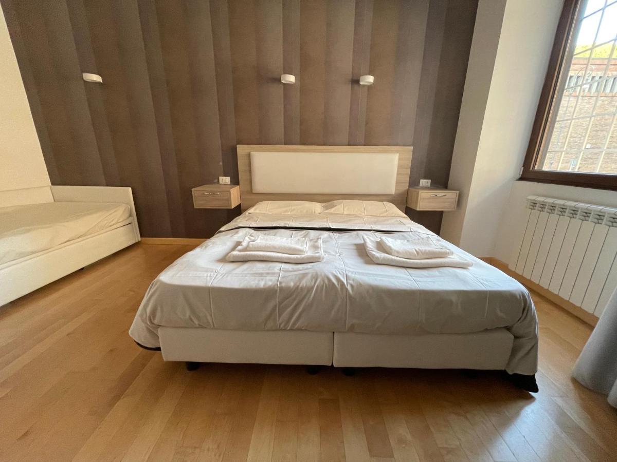 Luciano Laterani Guest House Rome Bagian luar foto
